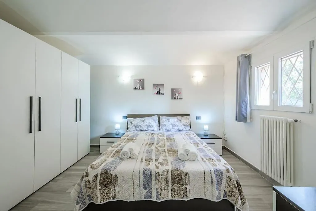 شقة Lovely Nest Near City Centre - Groundfloor مودينا إيطاليا
